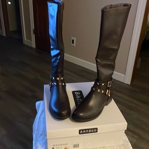 Brand new still in box size 6 boots